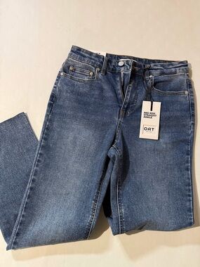 Oat New York Mid-Rise Straight Leg Jeans - Blue Wash